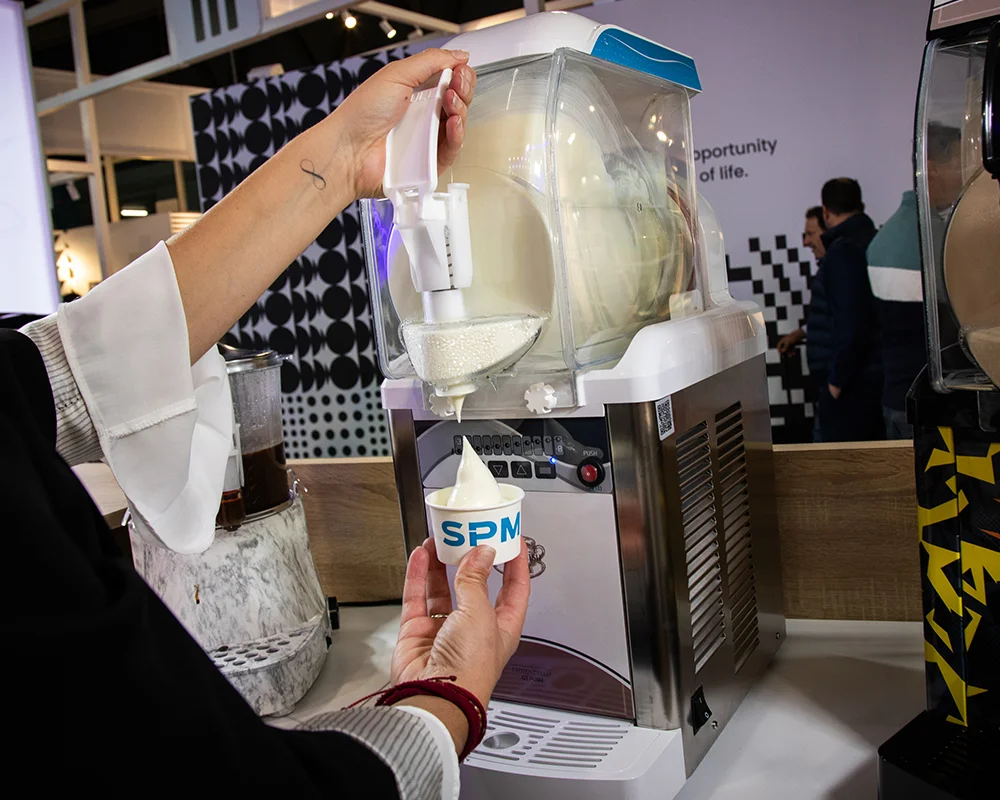 frozen-dessert-and-frozen-yogurt-machine-GT-product-dispensing-SPM-1000x800