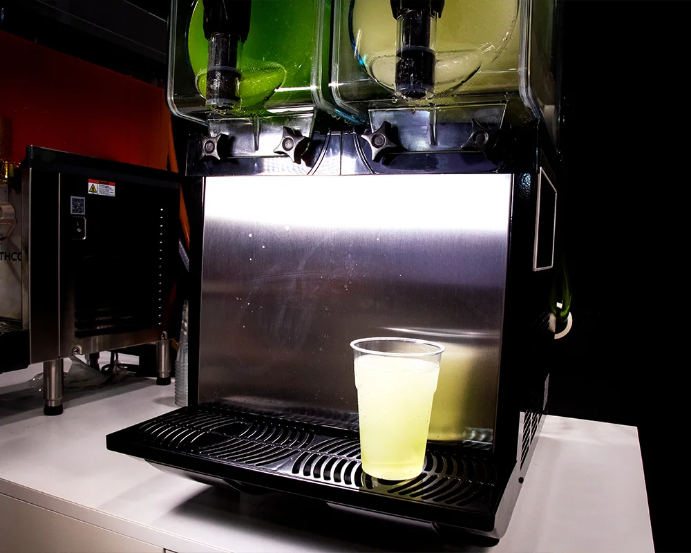slush-machine-with-plastic-cup-SPM-1000x800