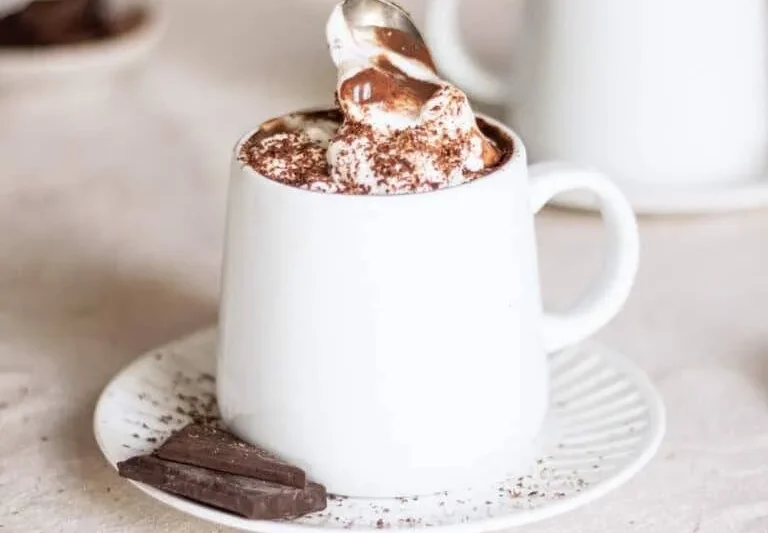 Come preparare la cioccolata calda con un dispenser professionale